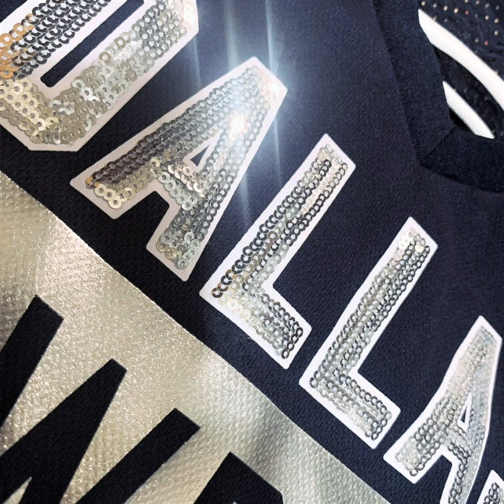 Dallas Cowboys • Woman's Navy Lotus V-Neck Top || Large  🏈 - Picture 4 of 4